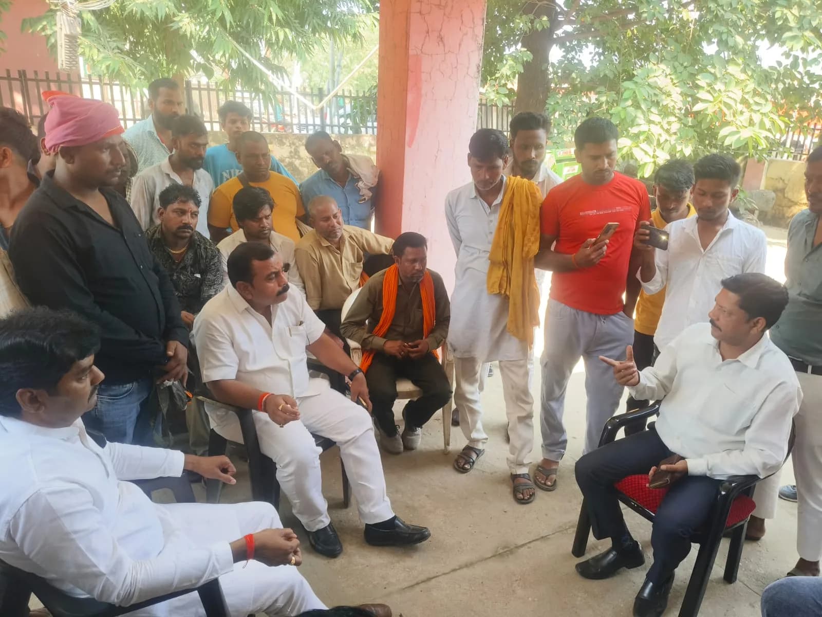 नवीन मंडी समिति, रॉबर्ट्सगंज में अग्निकांड से प्रभावित व्यापारियों के साथ खड़ी है - भाजपा सरकार