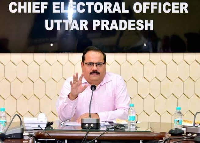 वोटर लिस्ट में गड़बड़ी पाए जाने पर नपेंगे जिलाधिकारी , प्रदेश के मुख्य निर्वाचन अधिकारी दी चेतावनी